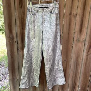New York & Co High-Waist Wide Leg SILVER ALLIGATOR Print Stretch PANTS 10 nwot